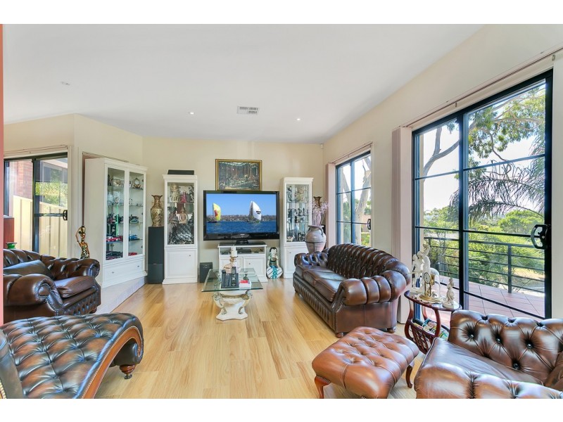 8 Courageous Avenue, Happy Valley SA 5159