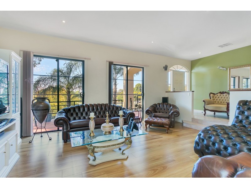 8 Courageous Avenue, Happy Valley SA 5159