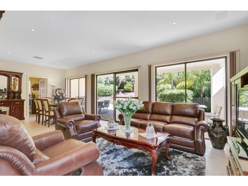 8 Courageous Avenue, Happy Valley SA 5159