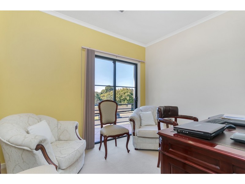 8 Courageous Avenue, Happy Valley SA 5159