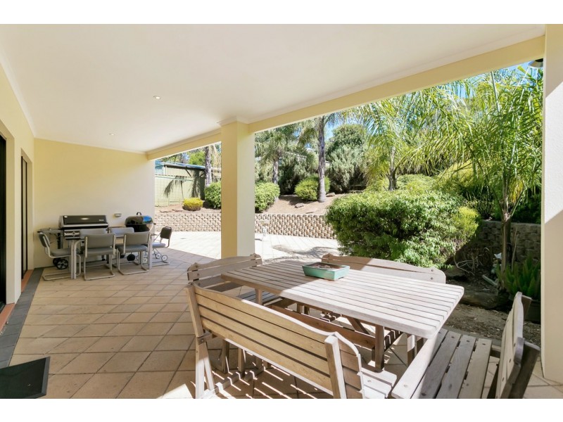 8 Courageous Avenue, Happy Valley SA 5159