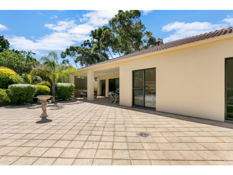 8 Courageous Avenue, Happy Valley SA 5159