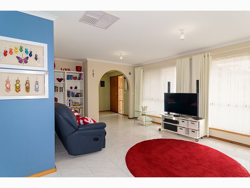 4 Woodcroft Drive, Morphett Vale SA 5162