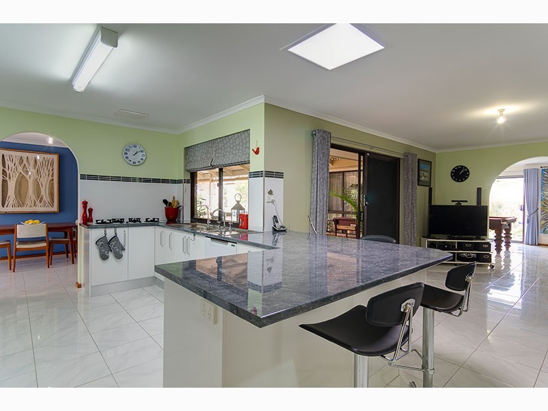4 Woodcroft Drive, Morphett Vale SA 5162