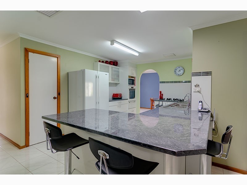 4 Woodcroft Drive, Morphett Vale SA 5162
