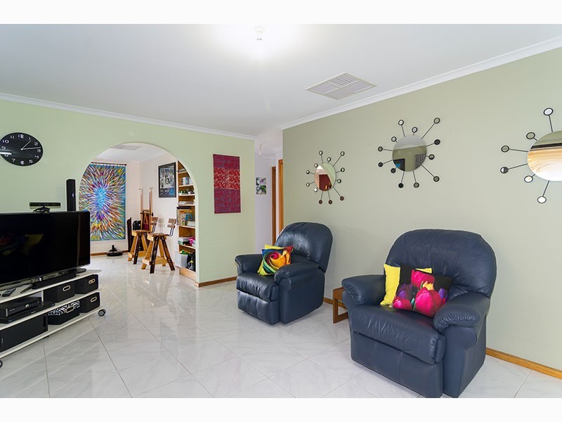 4 Woodcroft Drive, Morphett Vale SA 5162