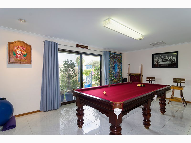 4 Woodcroft Drive, Morphett Vale SA 5162