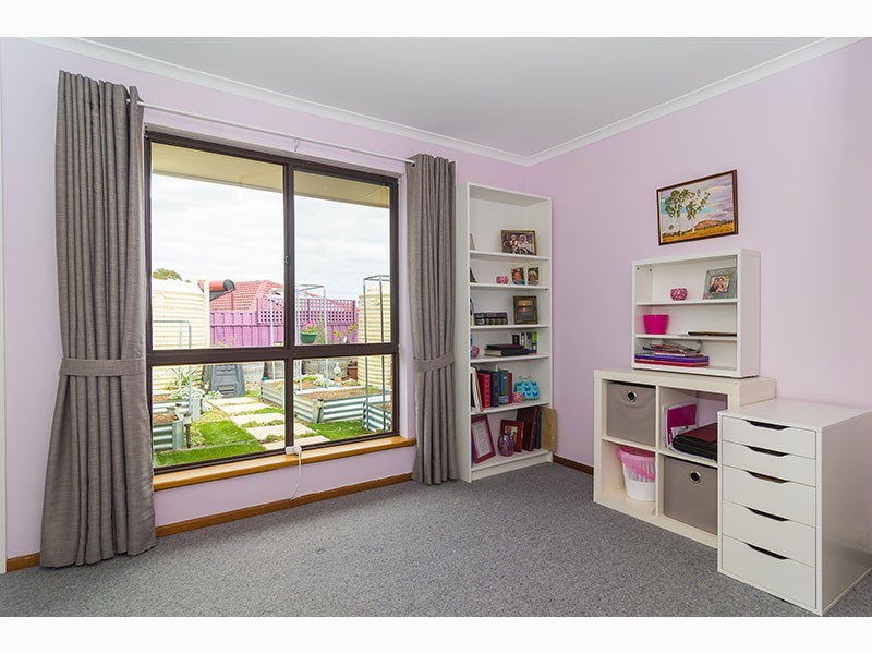 4 Woodcroft Drive, Morphett Vale SA 5162