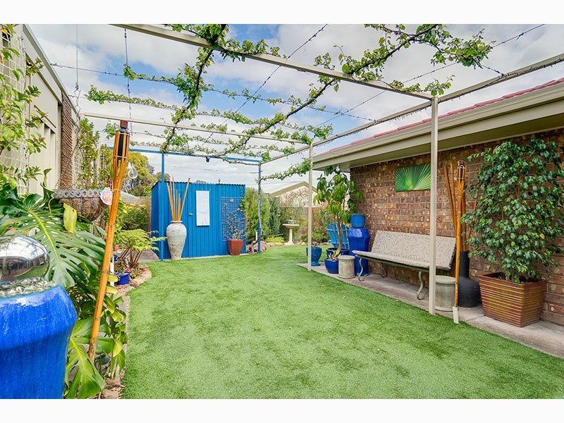 4 Woodcroft Drive, Morphett Vale SA 5162