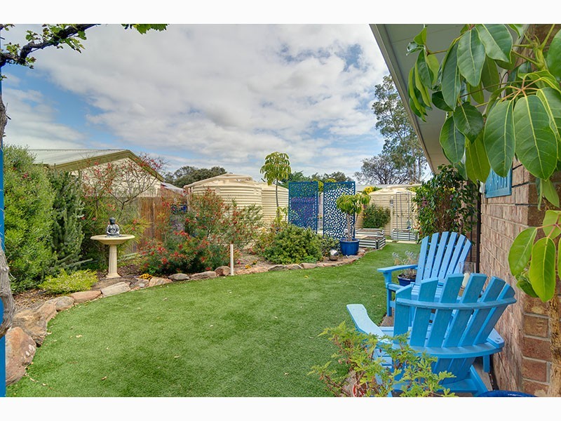 4 Woodcroft Drive, Morphett Vale SA 5162