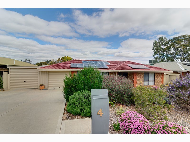 4 Woodcroft Drive, Morphett Vale SA 5162