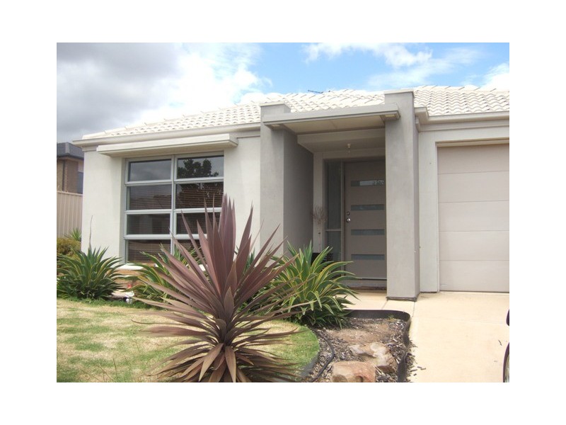 22 FUSCHIA STREET, Huntfield Heights SA 5163