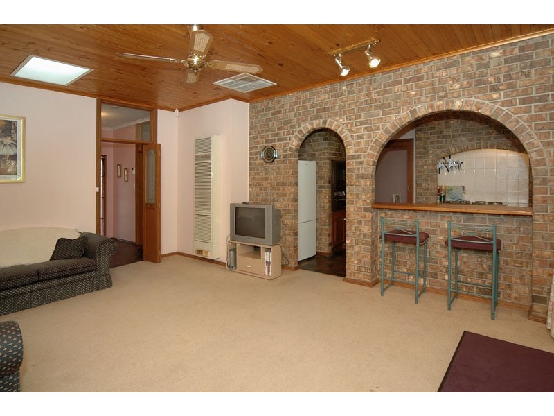 2 Marienberg Rise, Aberfoyle Park SA 5159