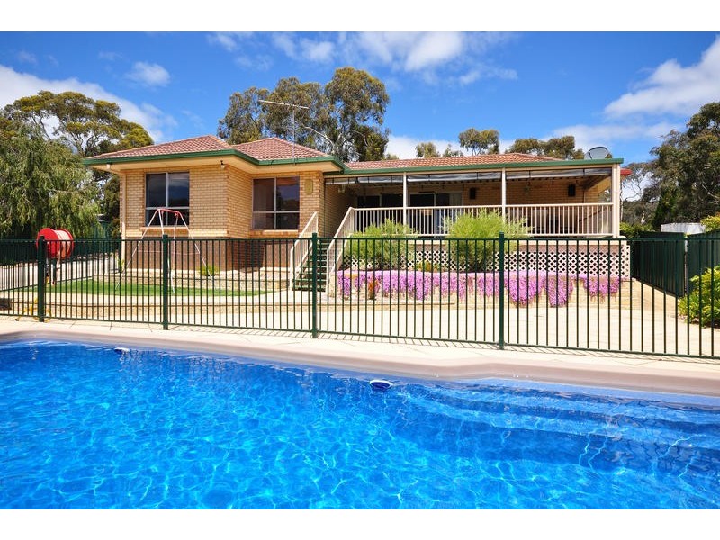 10 HAMS ROAD, Flagstaff Hill SA 5159