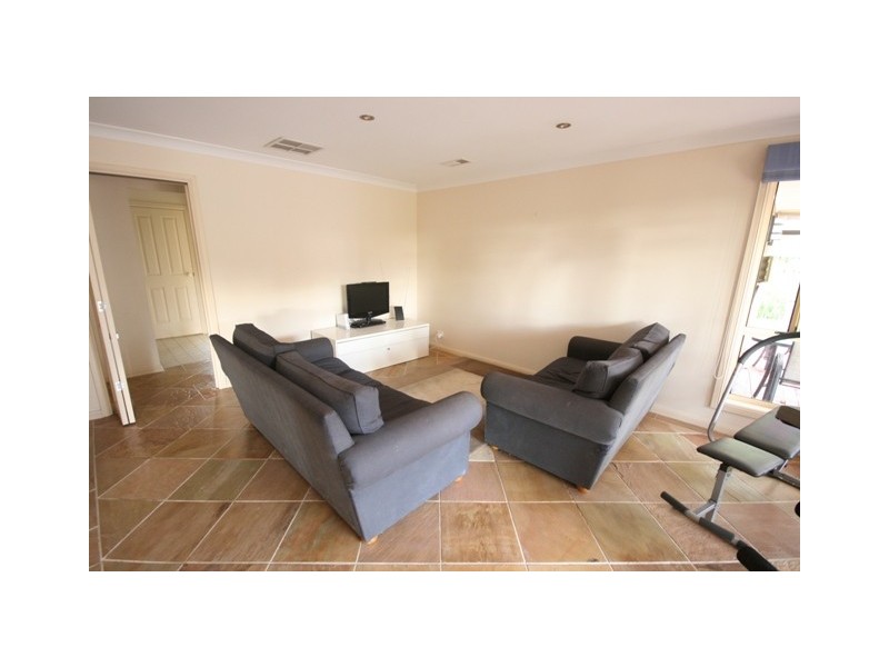 18 SANDALWOOD CRESCENT, Flagstaff Hill SA 5159