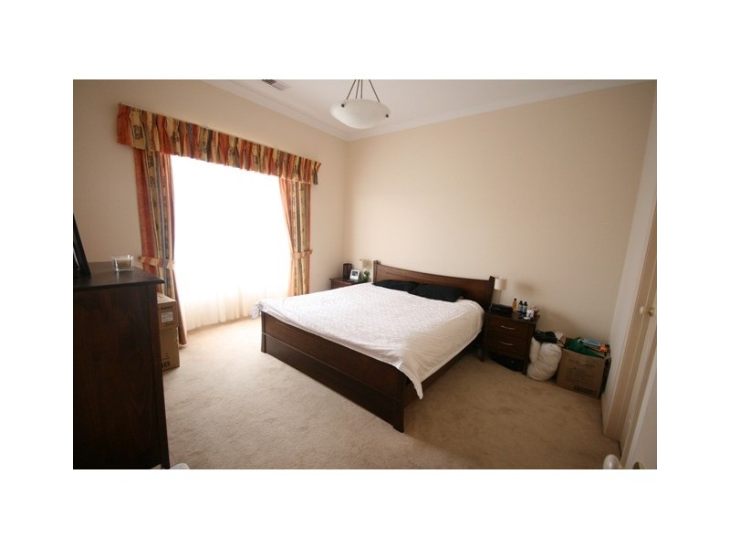 18 SANDALWOOD CRESCENT, Flagstaff Hill SA 5159