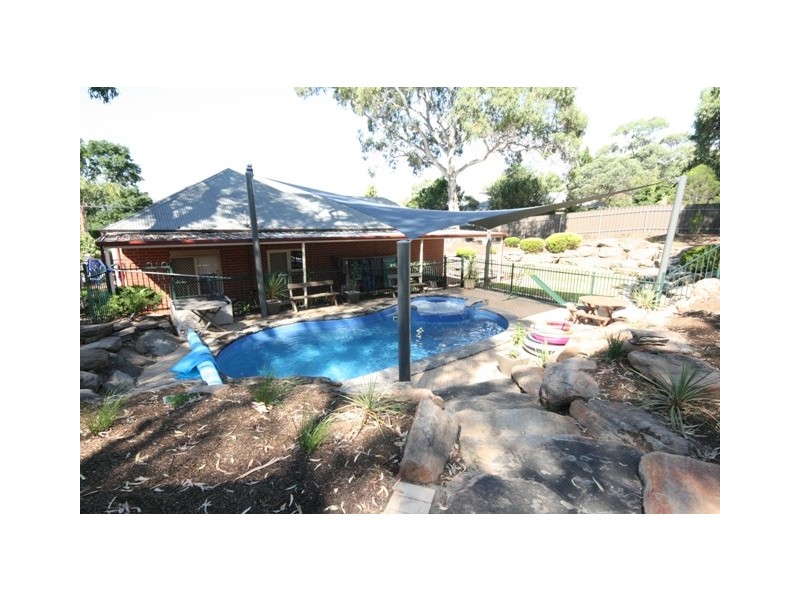 16 ROSELLA CLOSE, Flagstaff Hill SA 5159