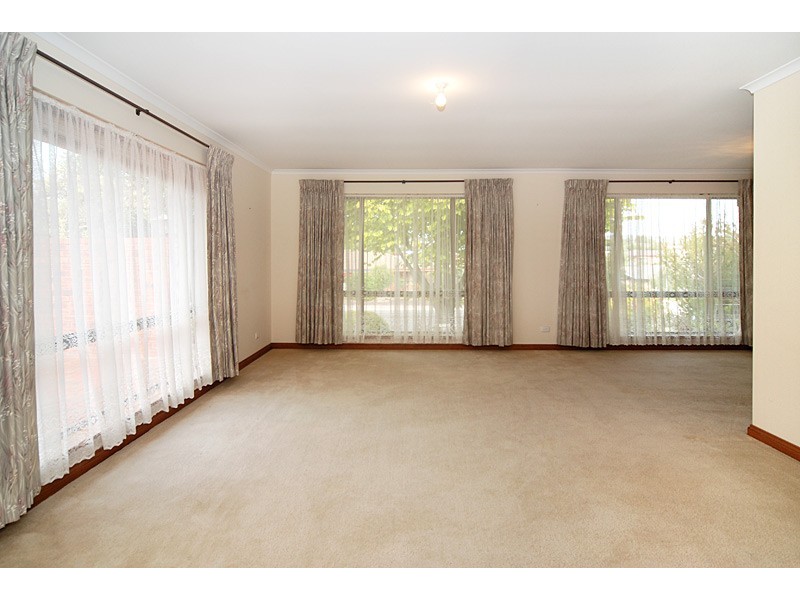 1 Sarepta Court, Flagstaff Hill SA 5159
