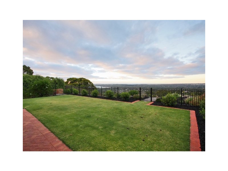 68 SEAVIEW DRIVE, Happy Valley SA 5159