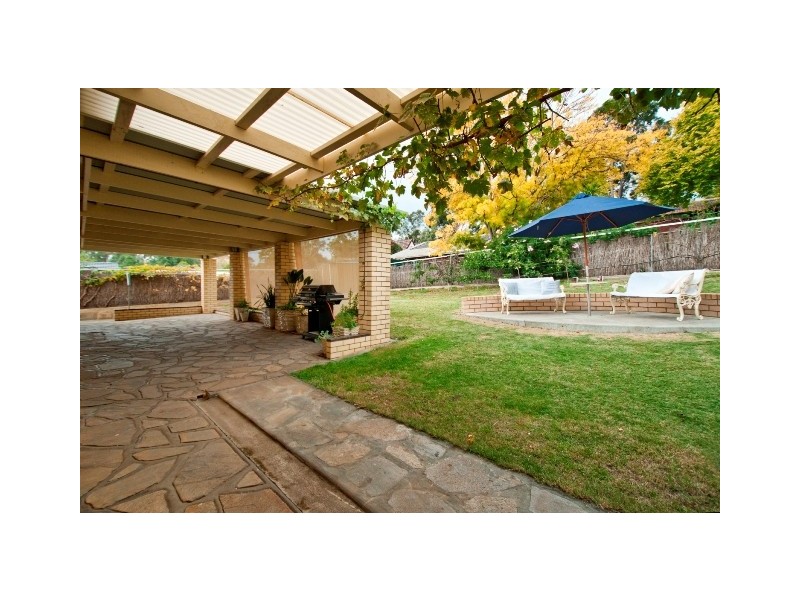 11 FAIRLIE DRIVE, Flagstaff Hill SA 5159