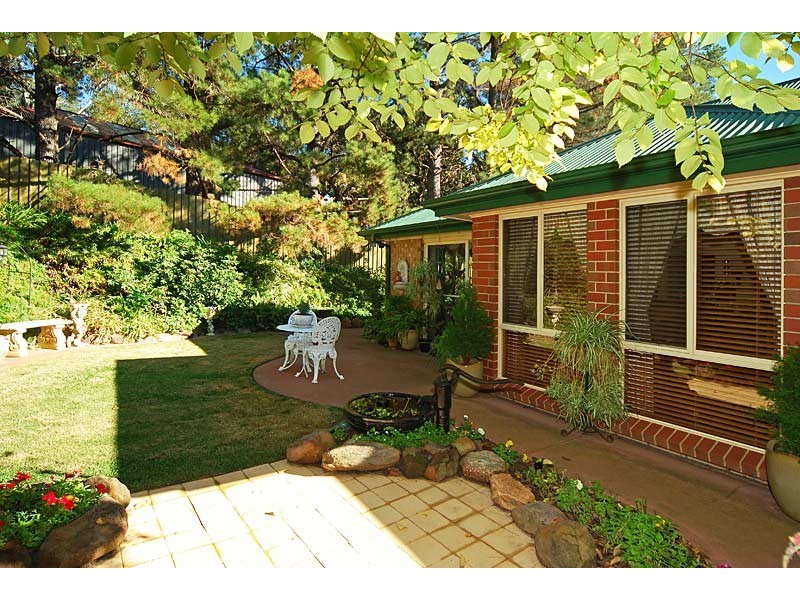 6 Dunalbyn Drive, Aberfoyle Park SA 5159