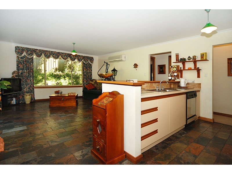 6 Dunalbyn Drive, Aberfoyle Park SA 5159