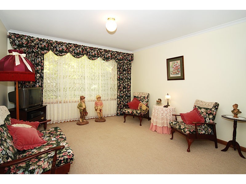 6 Dunalbyn Drive, Aberfoyle Park SA 5159