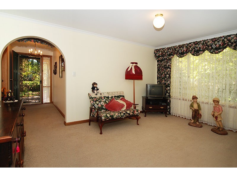 6 Dunalbyn Drive, Aberfoyle Park SA 5159