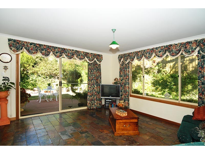 6 Dunalbyn Drive, Aberfoyle Park SA 5159