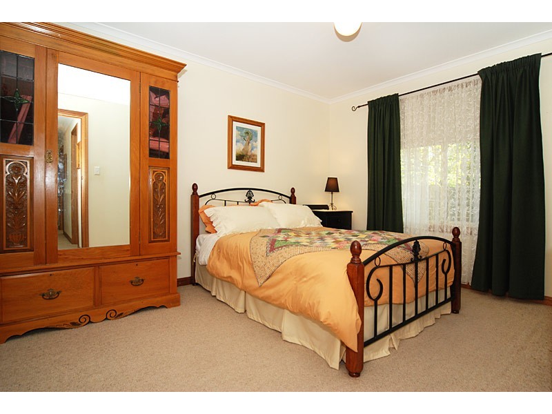 6 Dunalbyn Drive, Aberfoyle Park SA 5159