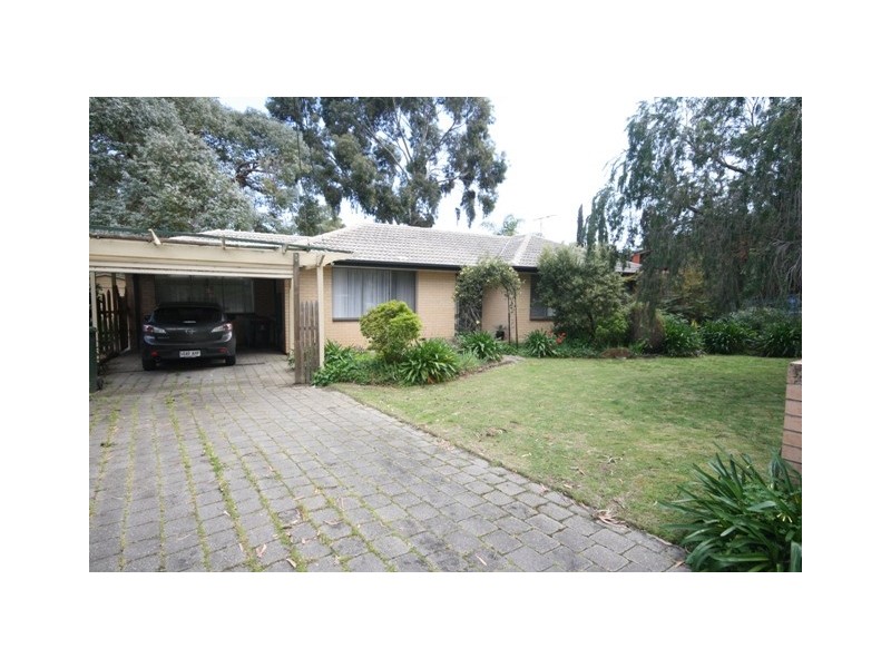 4 Swan Avenue, Happy Valley SA 5159