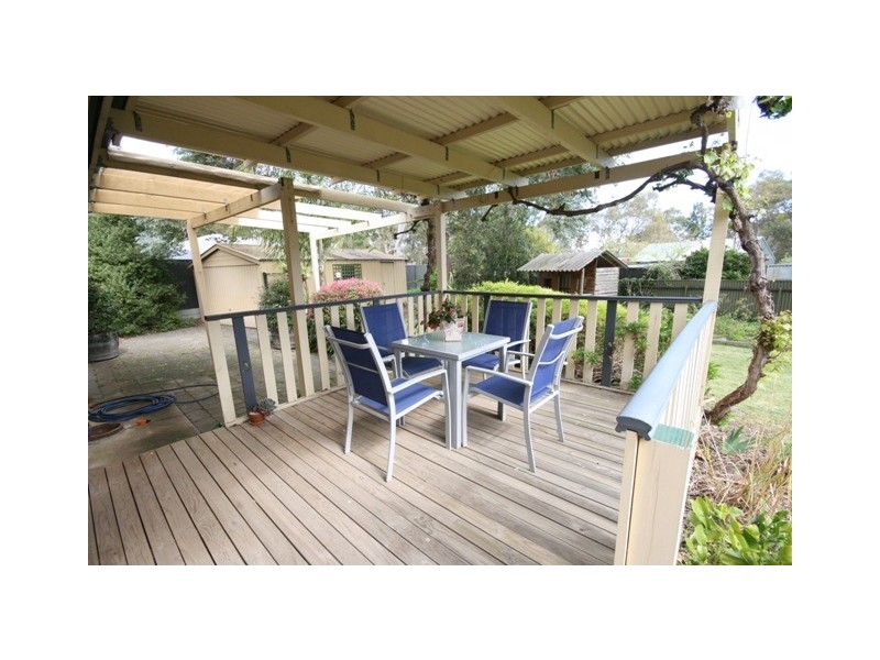 4 Swan Avenue, Happy Valley SA 5159