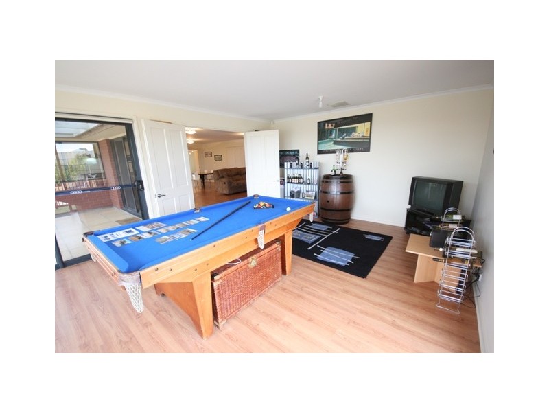 18 Torquay Drive, Seaford Rise SA 5169