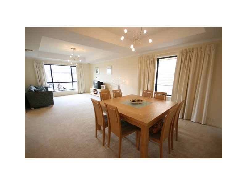 18 Torquay Drive, Seaford Rise SA 5169