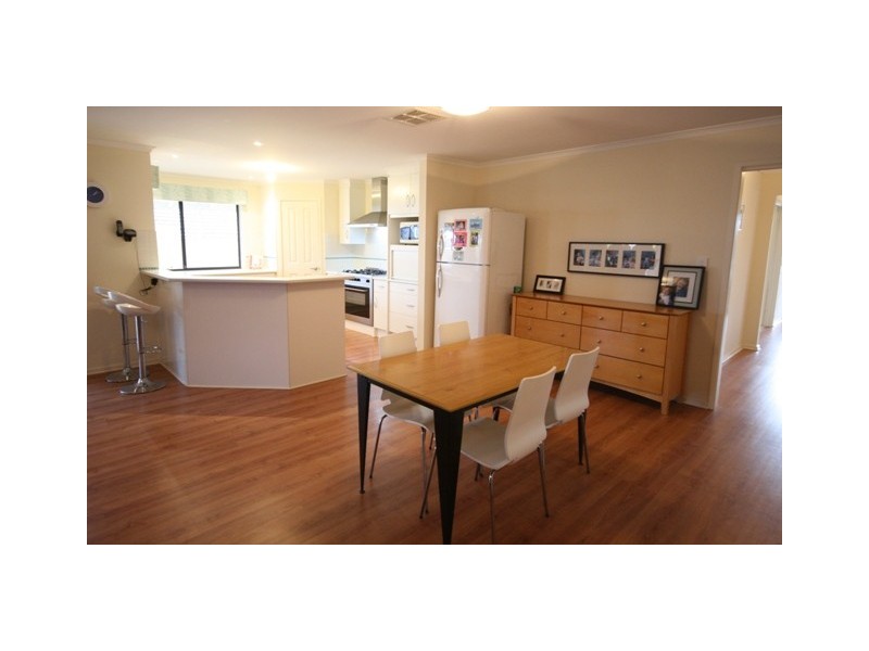 18 Torquay Drive, Seaford Rise SA 5169