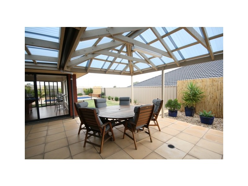 18 Torquay Drive, Seaford Rise SA 5169