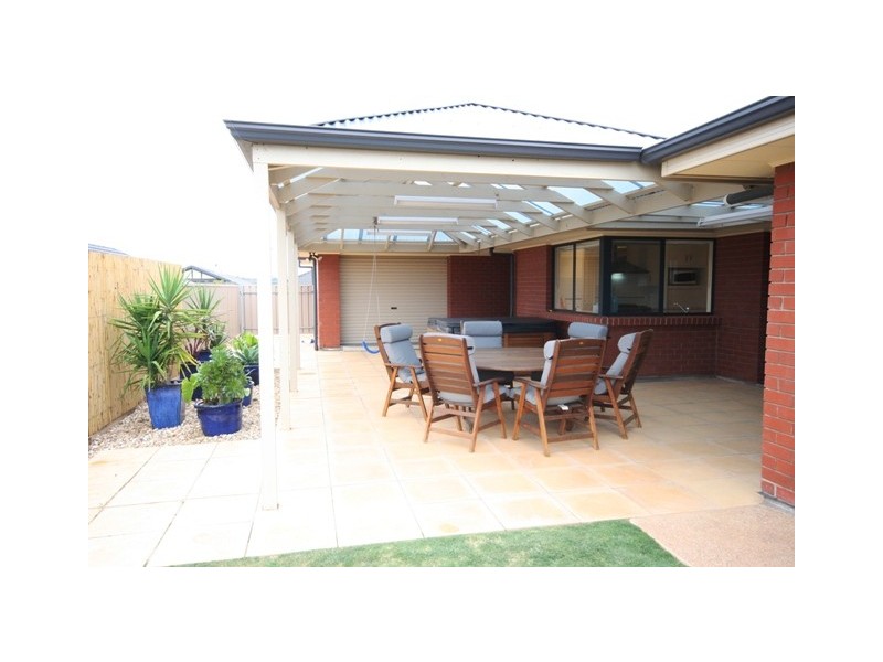 18 Torquay Drive, Seaford Rise SA 5169