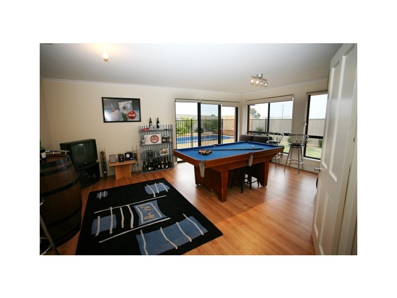 18 Torquay Drive, Seaford Rise SA 5169