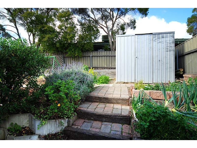 1  Ruby Court, Flagstaff Hill SA 5159