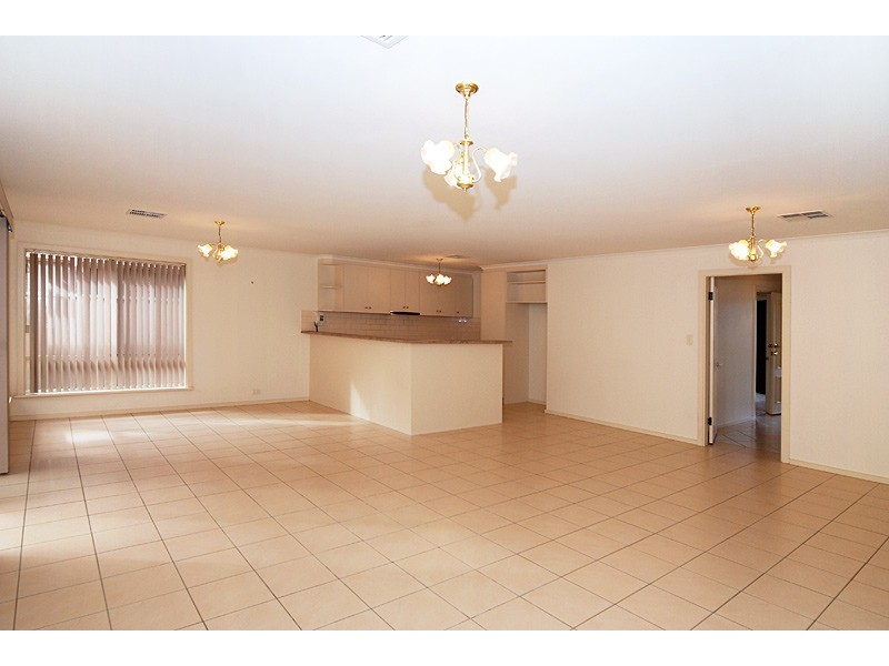 34  Merrivale Drive, Happy Valley SA 5159