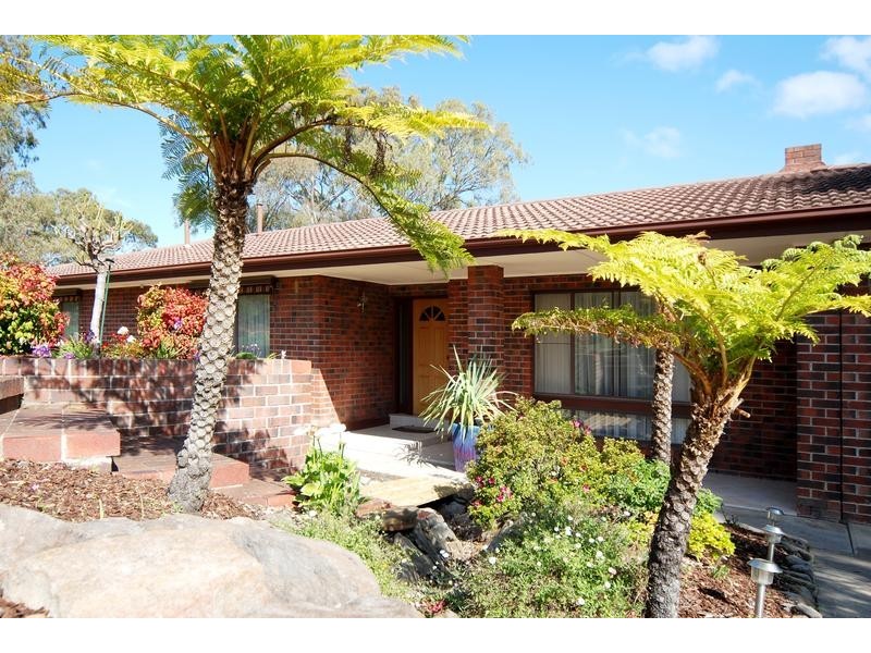 16 Swan Avenue, Happy Valley SA 5159