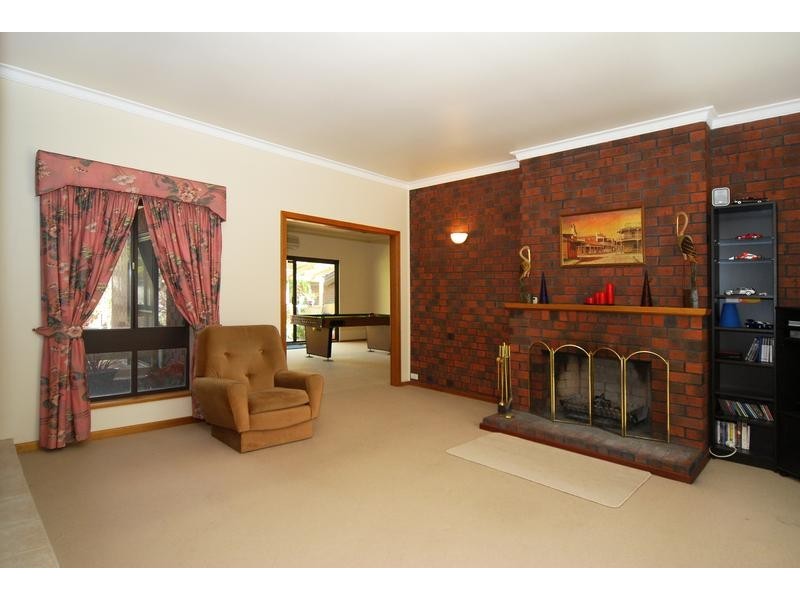 16 Swan Avenue, Happy Valley SA 5159