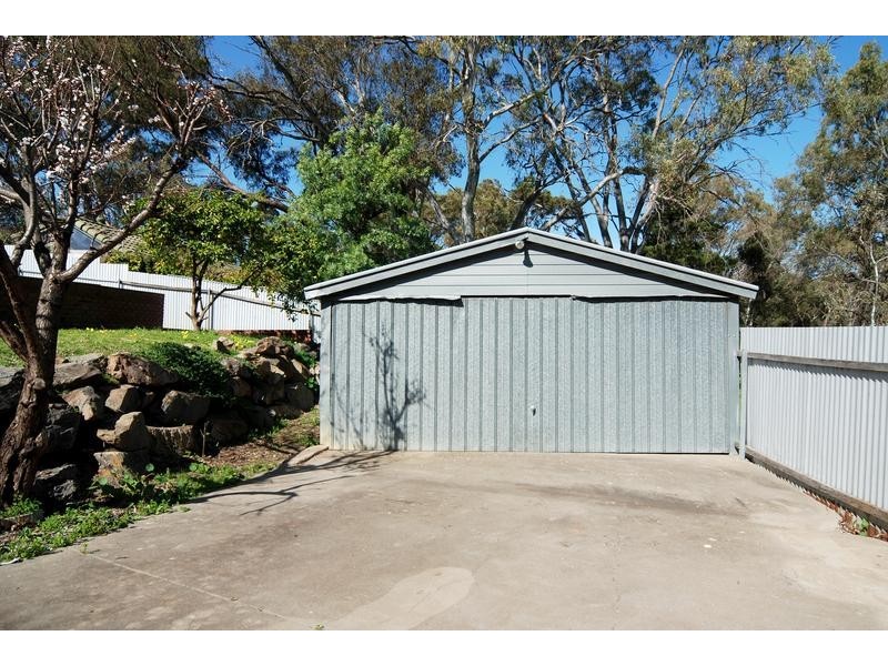16 Swan Avenue, Happy Valley SA 5159