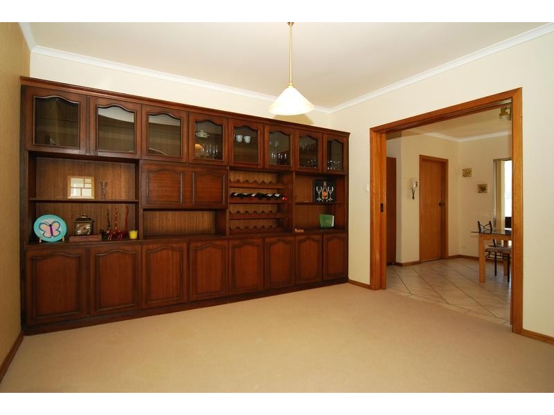16 Swan Avenue, Happy Valley SA 5159