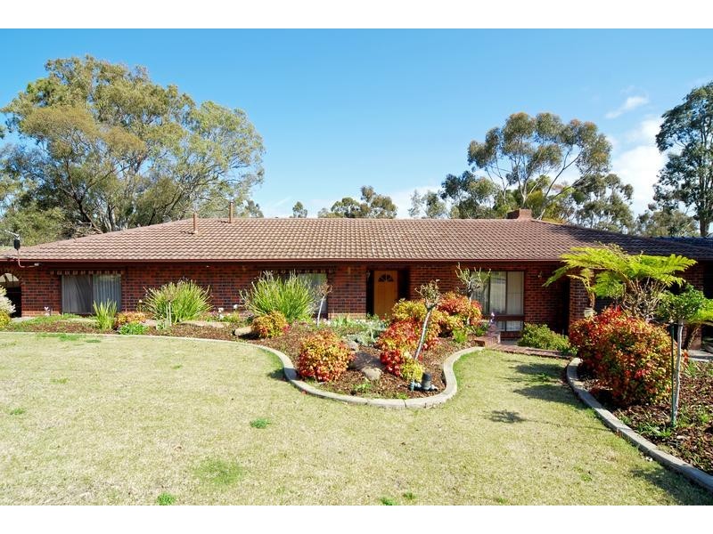 16 Swan Avenue, Happy Valley SA 5159