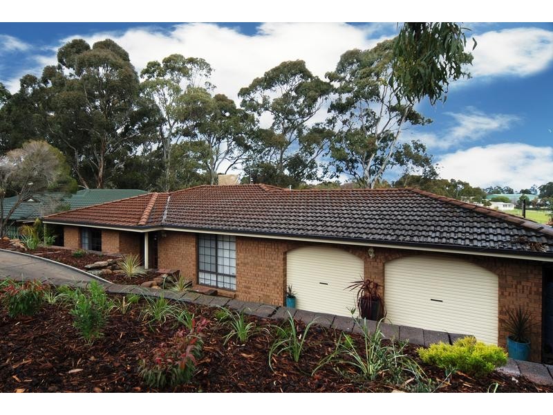 18 Sheoak Crescent, Aberfoyle Park SA 5159