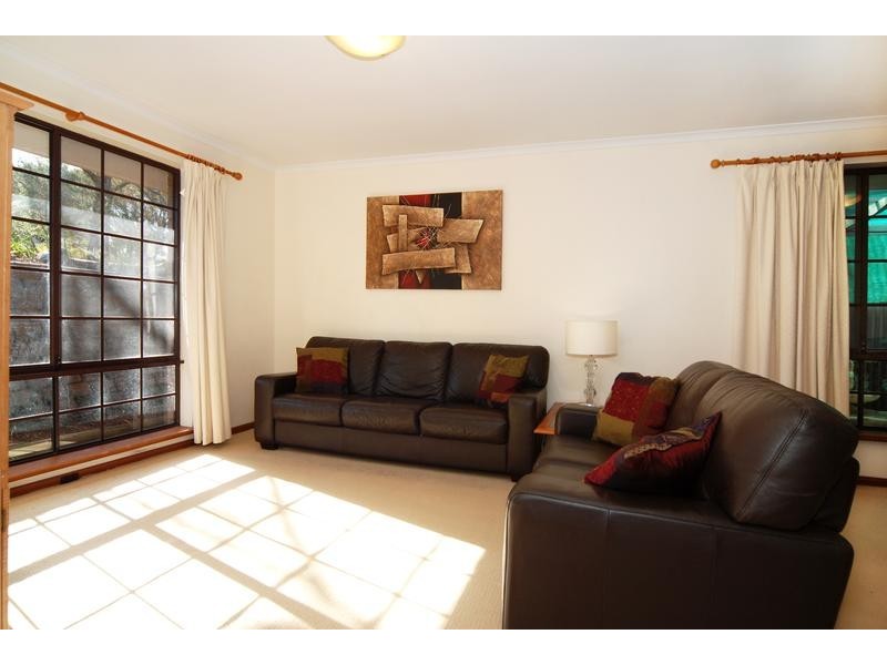 18 Sheoak Crescent, Aberfoyle Park SA 5159