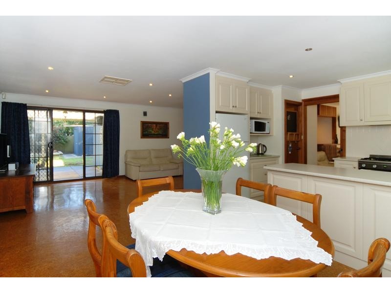 18 Sheoak Crescent, Aberfoyle Park SA 5159