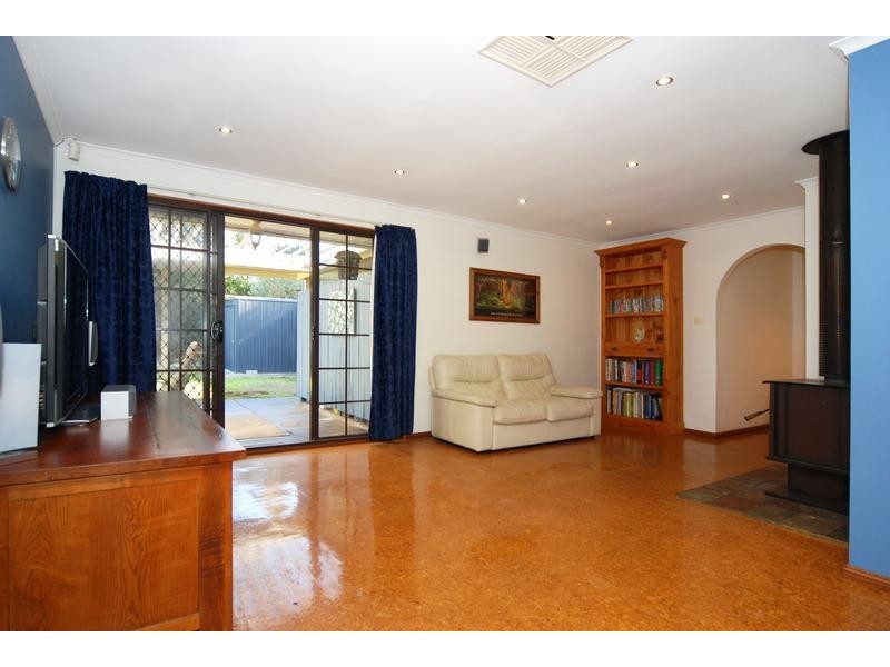 18 Sheoak Crescent, Aberfoyle Park SA 5159