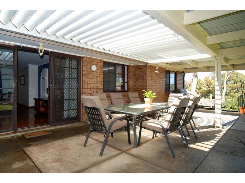 18 Sheoak Crescent, Aberfoyle Park SA 5159